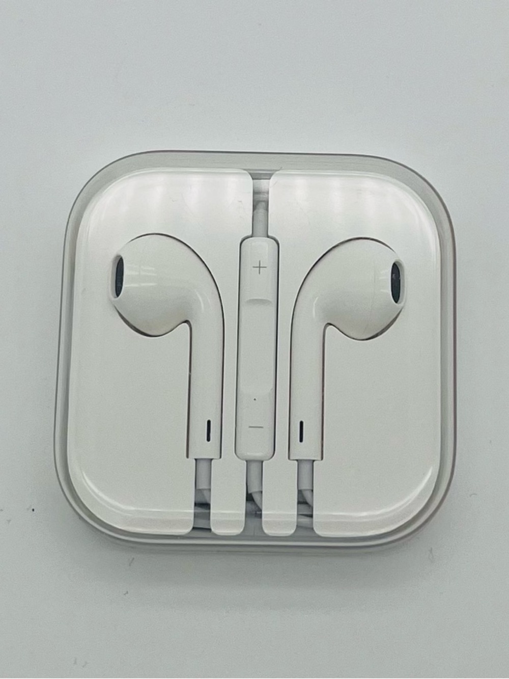 Genuine Apple Corded White Earpods Earbuds Headphones 3.5mm - Brand NEW in Case